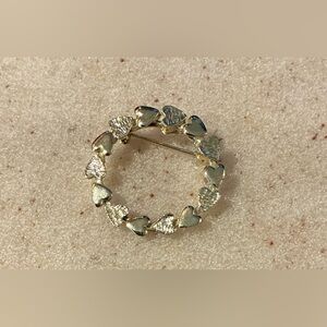 Chic Gold Heart Brooch